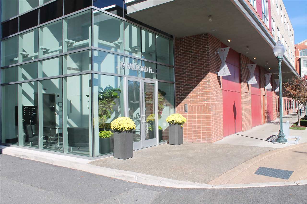 19 RAILROAD PL, Saratoga S, NY 12866