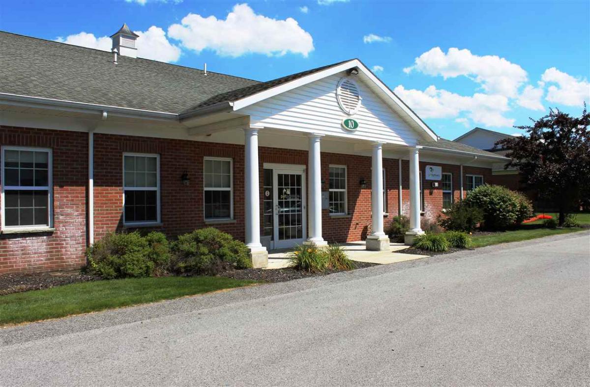 10 MOUNTAIN LEDGE DR, Gansevoort, NY 12831