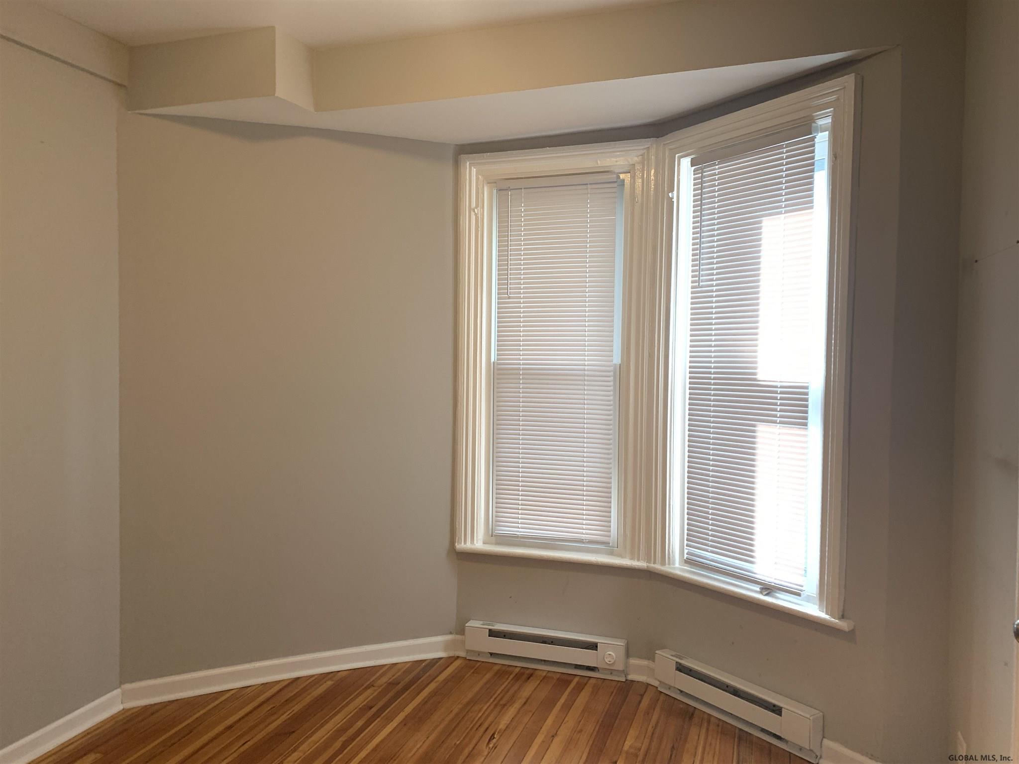 68 Union Av In Schenectady Ny Listed For 180 000 00 By Christine