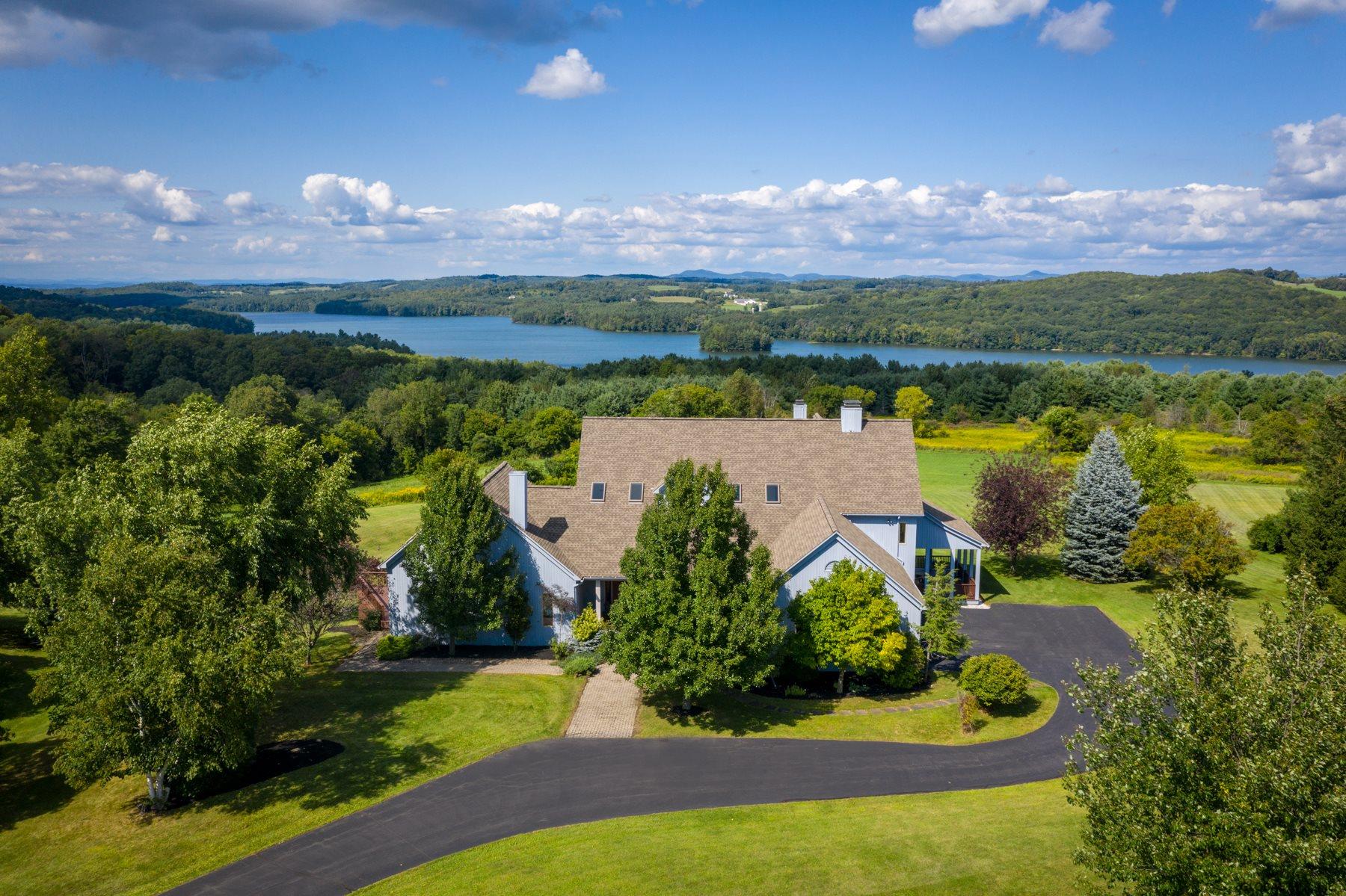 45 MEADOWS DR, Melrose, NY 12121