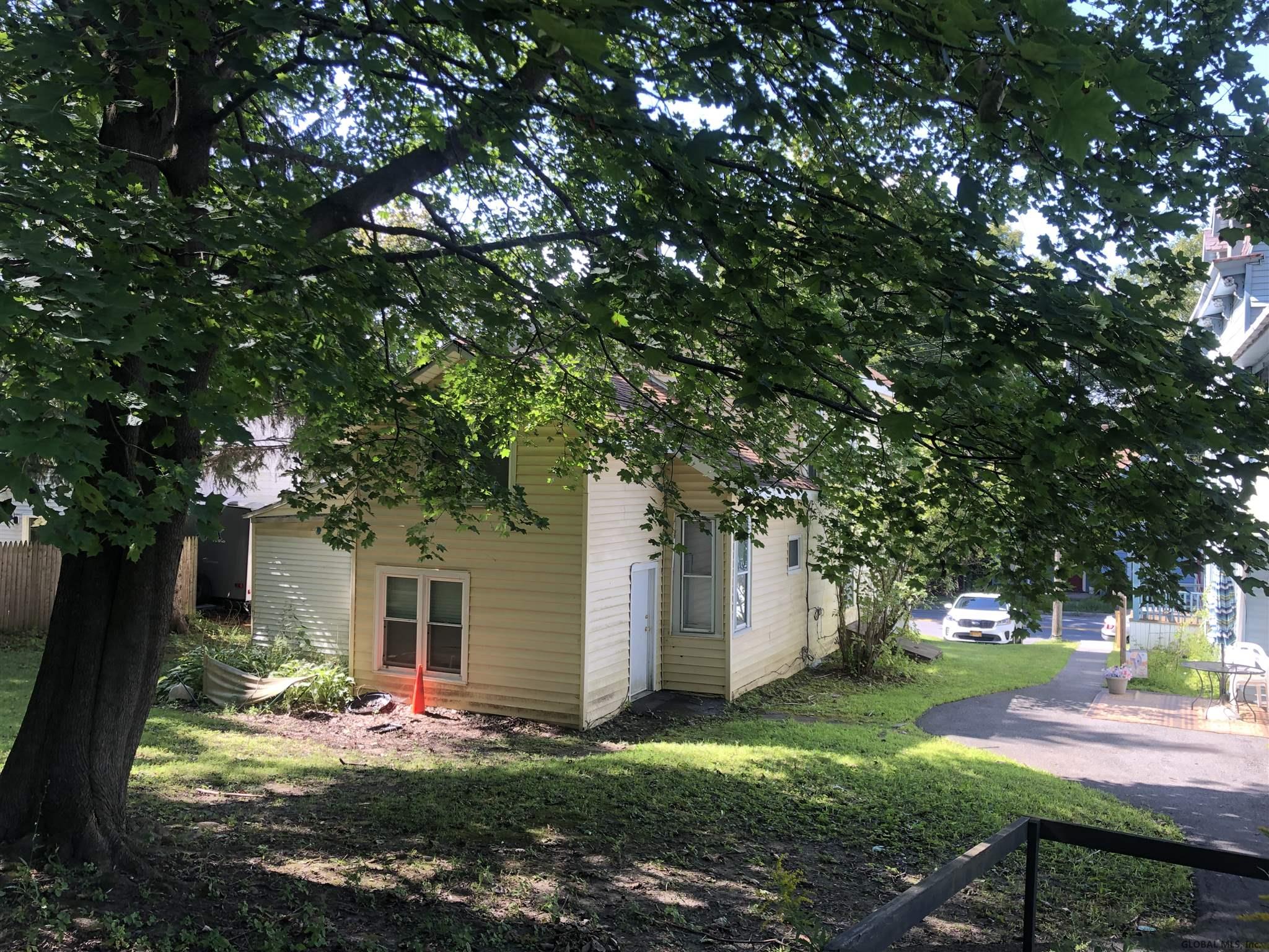 54 Malta Av, Ballston Spa, NY 12020