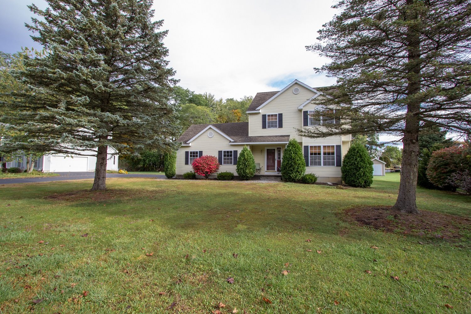124 Charlton Rd, Ballston Lake, NY Property Listing from DaviesDavies