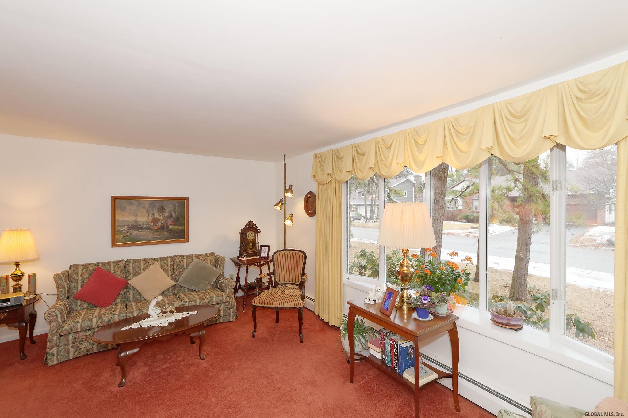 332 DOLAN DR in Rotterdam, NY Listed For 239,900.00 by Christine Serafini for Miranda Real