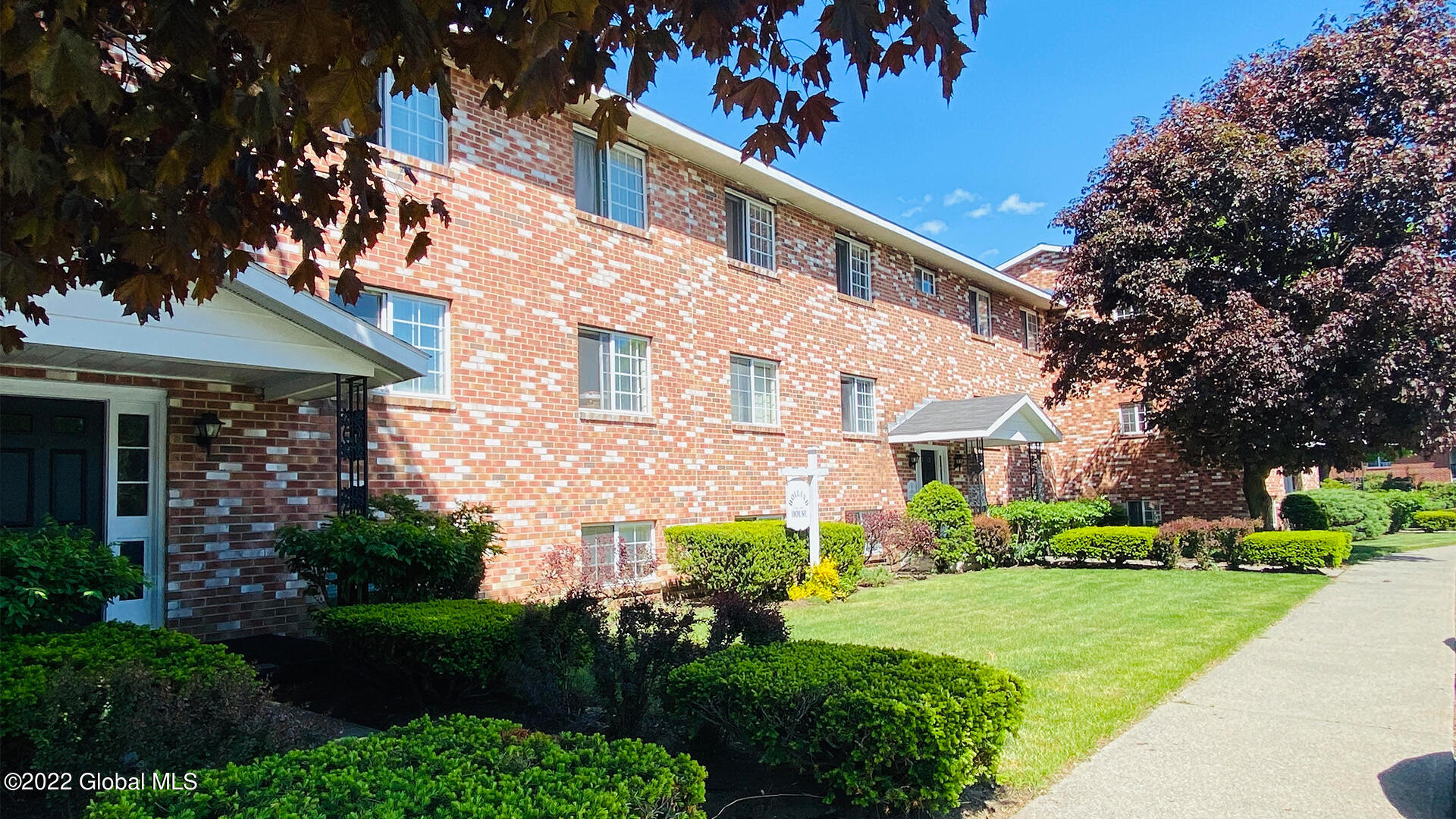 2568 WESTERN Avenue in Altamont, NY Listed For 1,055.00 by Joan M