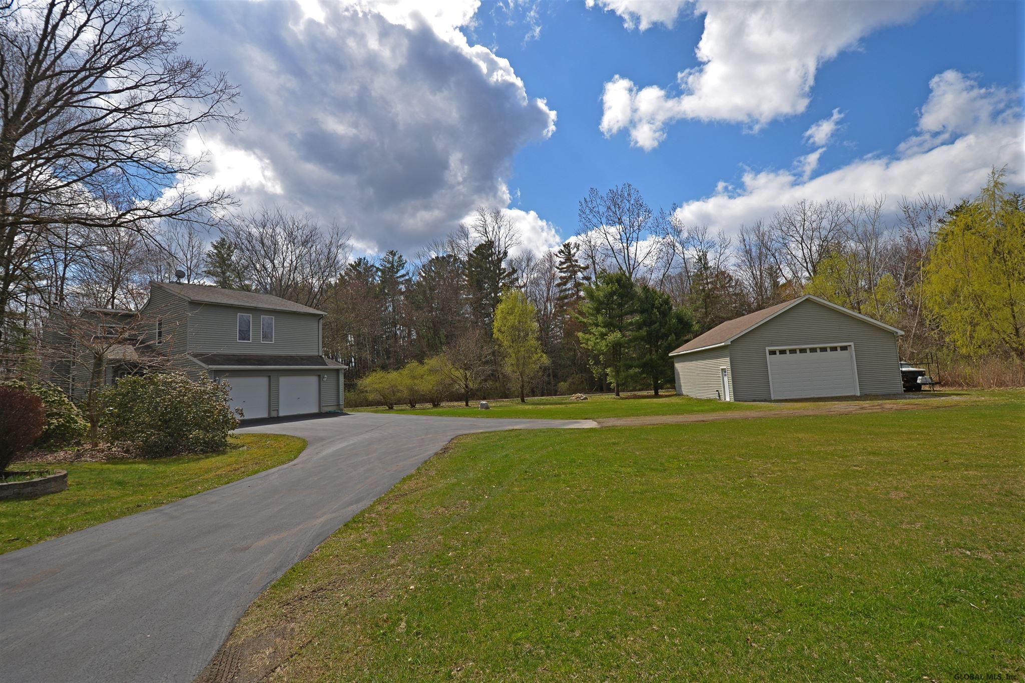 70 English Rd, Round Lake, NY Property Listing from DaviesDavies