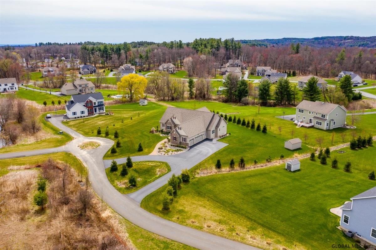 3 Hammerstone Ln, Guilderland, NY Property Listing from DaviesDavies