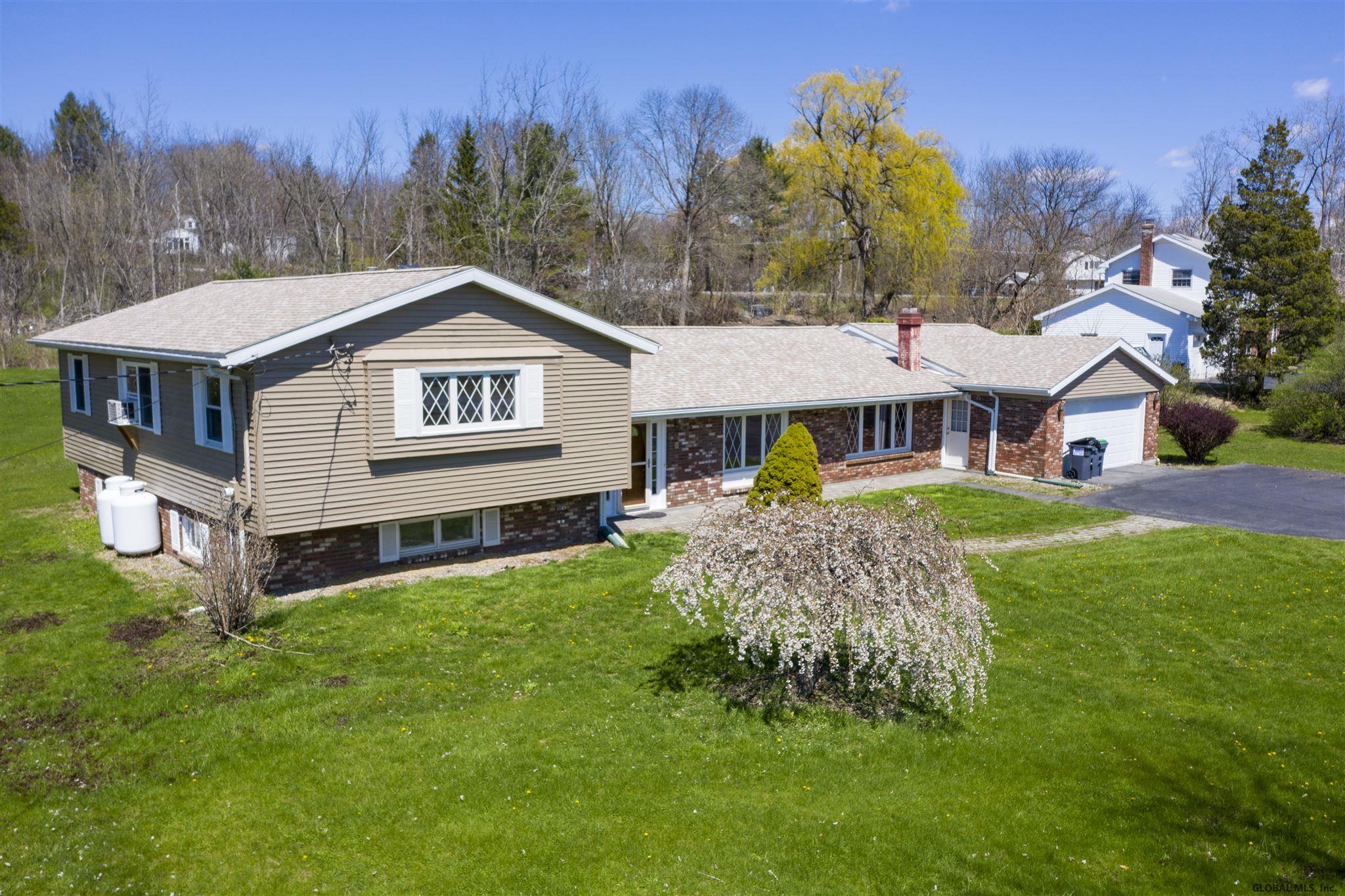 4 BRIAN DR, Rexford, NY 121481415