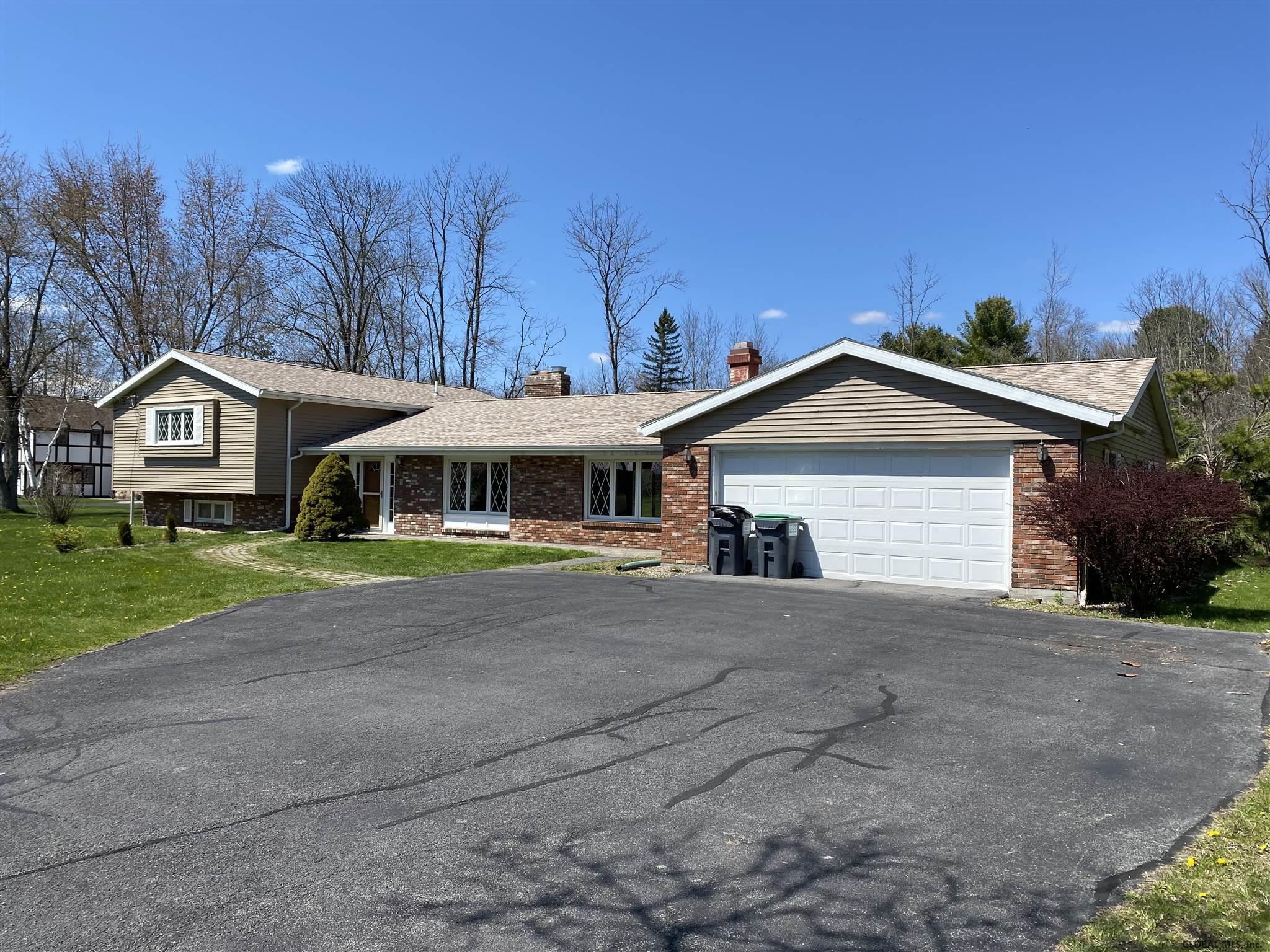 4 BRIAN DR, Rexford, NY 12148-1415