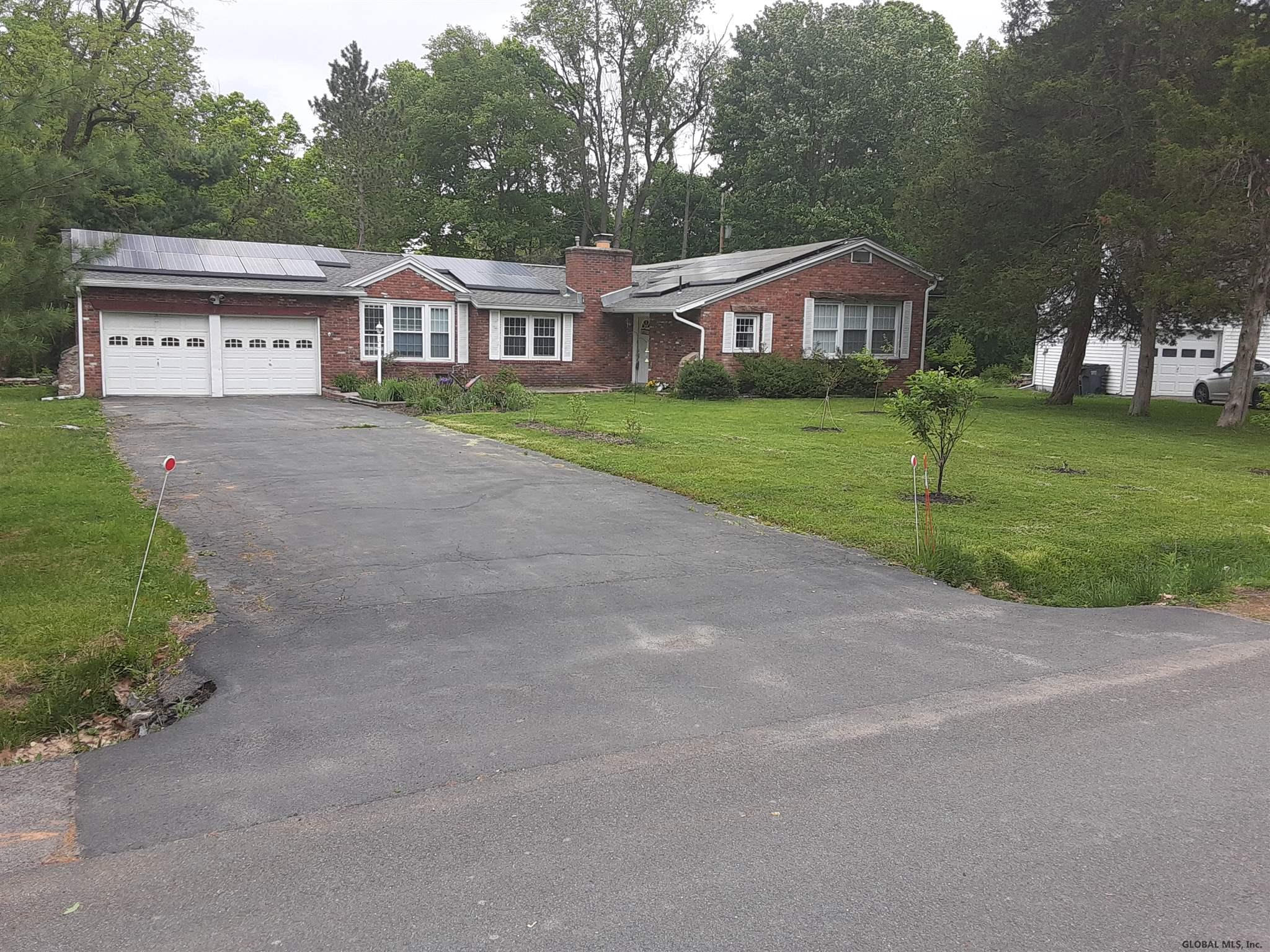 5 Maybrook Dr, Glenville, NY Property Listing from DaviesDavies