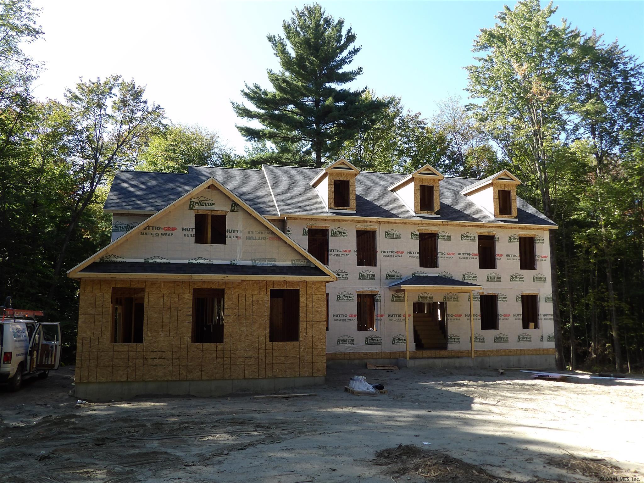 2 Rock Hill Pl, Halfmoon, NY Property Listing from DaviesDavies