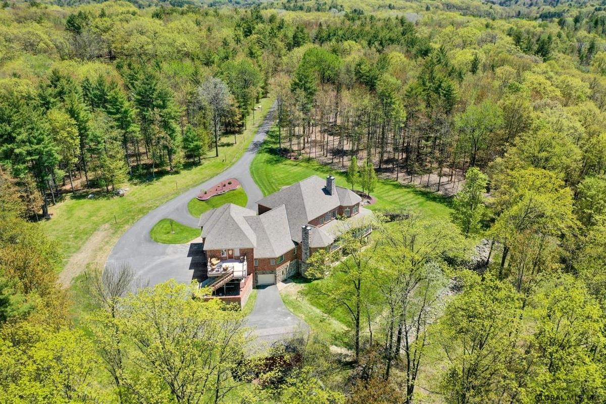 , Averill Park, NY Property Listing from DaviesDavies