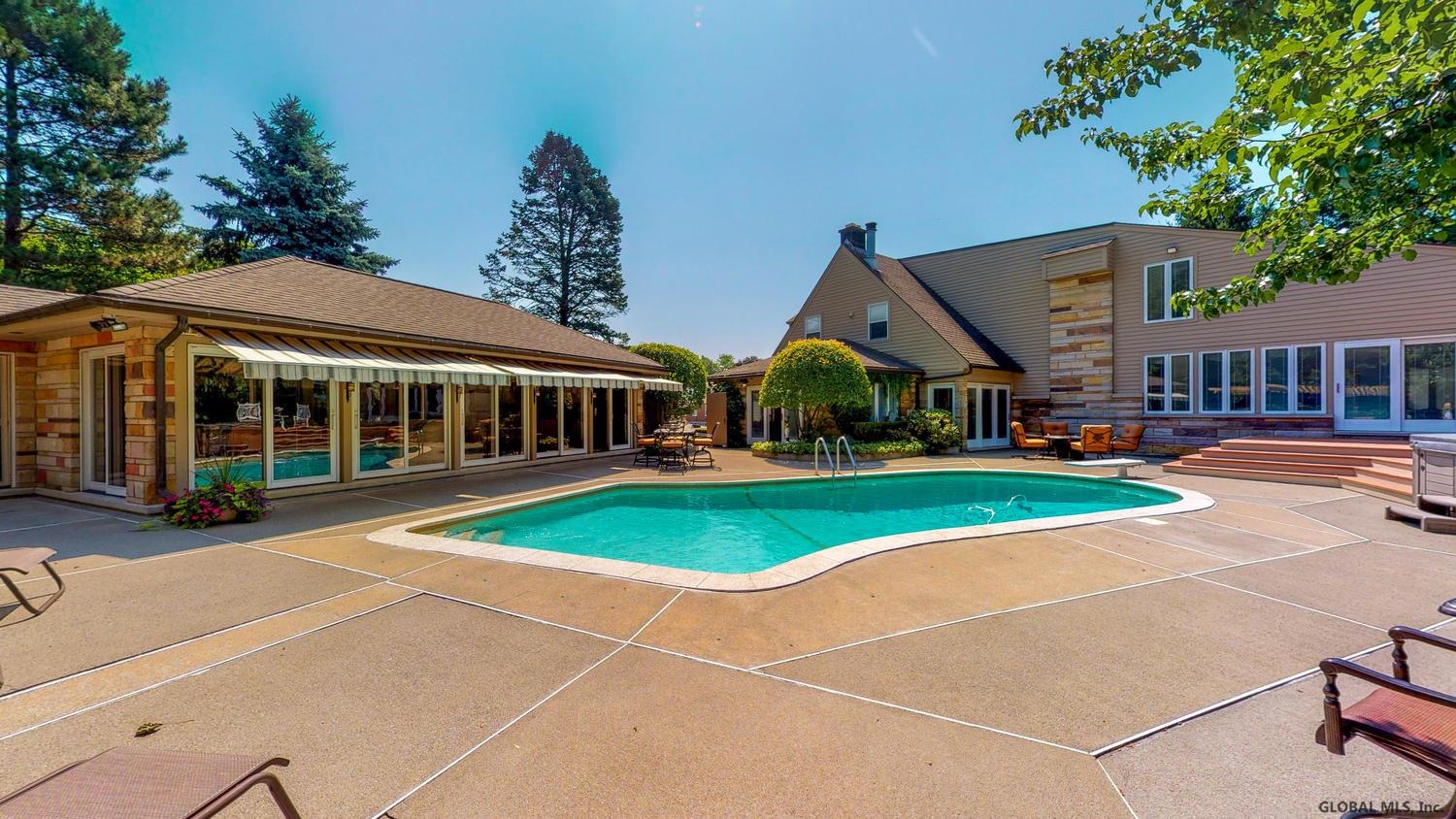 33 CENTERVIEW DR in Troy, NY Listed For 495,000.00 by Linda Luciano for Michael Flynn Real