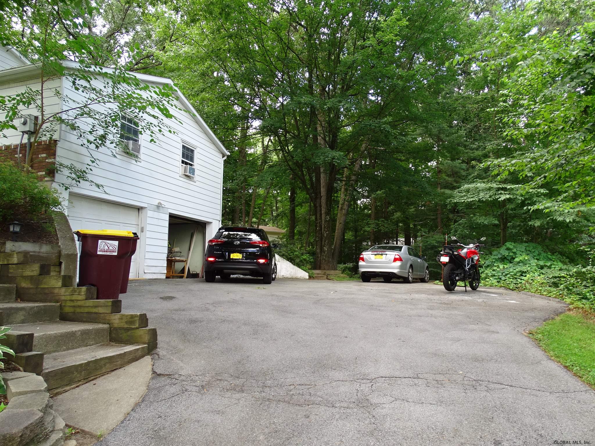 29 Hills Rd, Ballston Lake, NY Property Listing from DaviesDavies