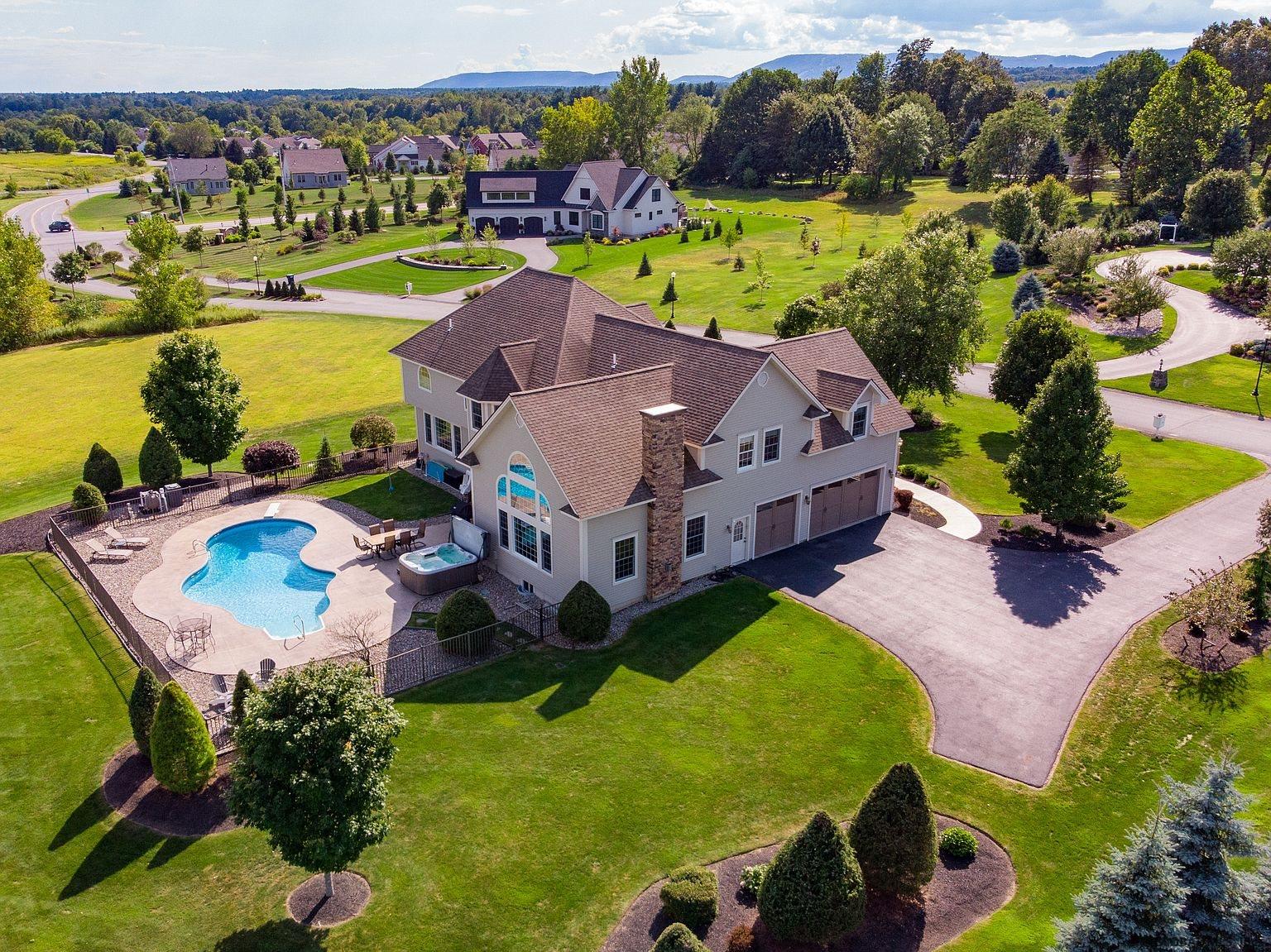 22 Grandview Dr, Queensbury, NY Property Listing from DaviesDavies