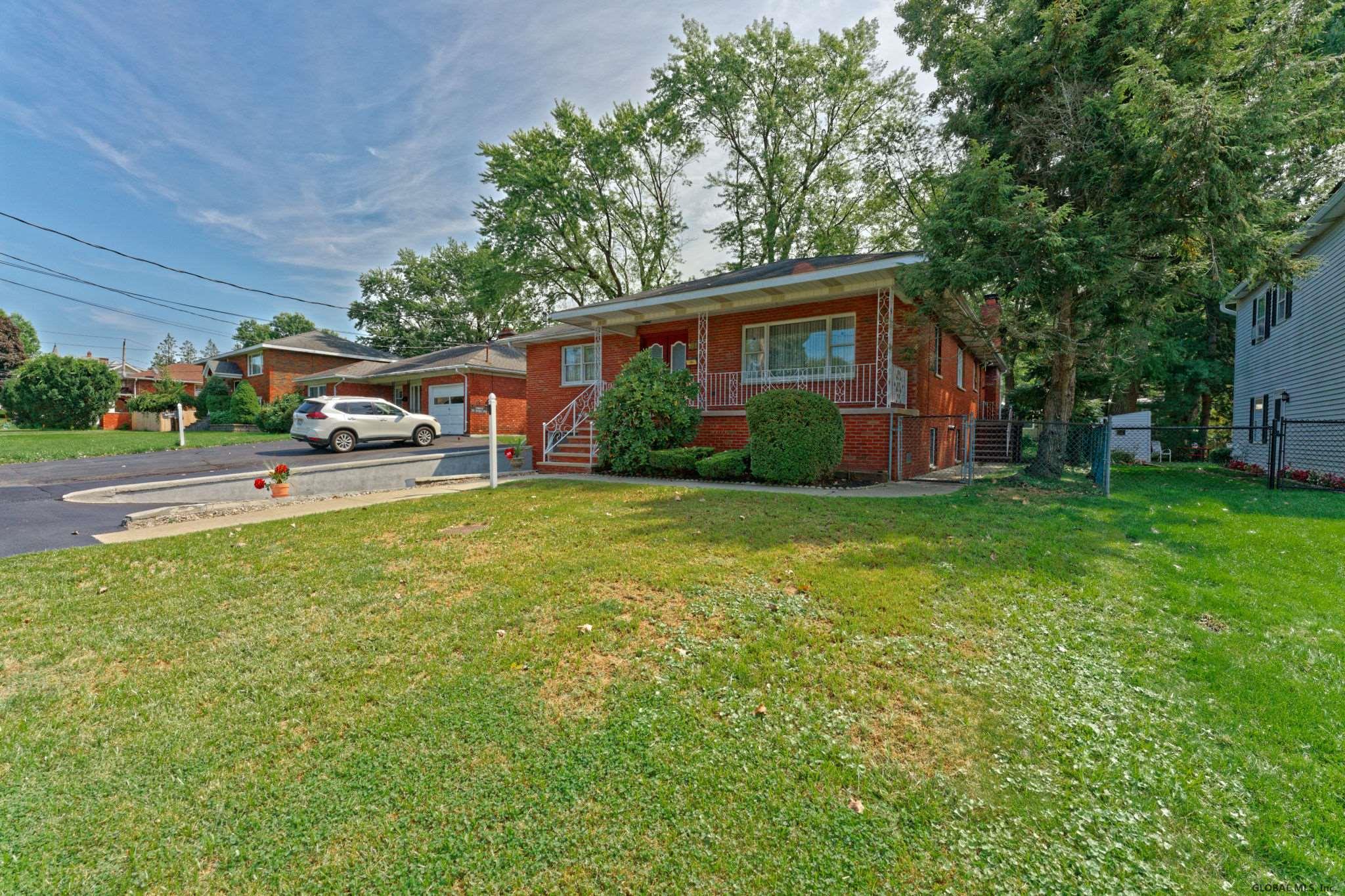 165 Russell Rd, Albany, NY Property Listing from DaviesDavies