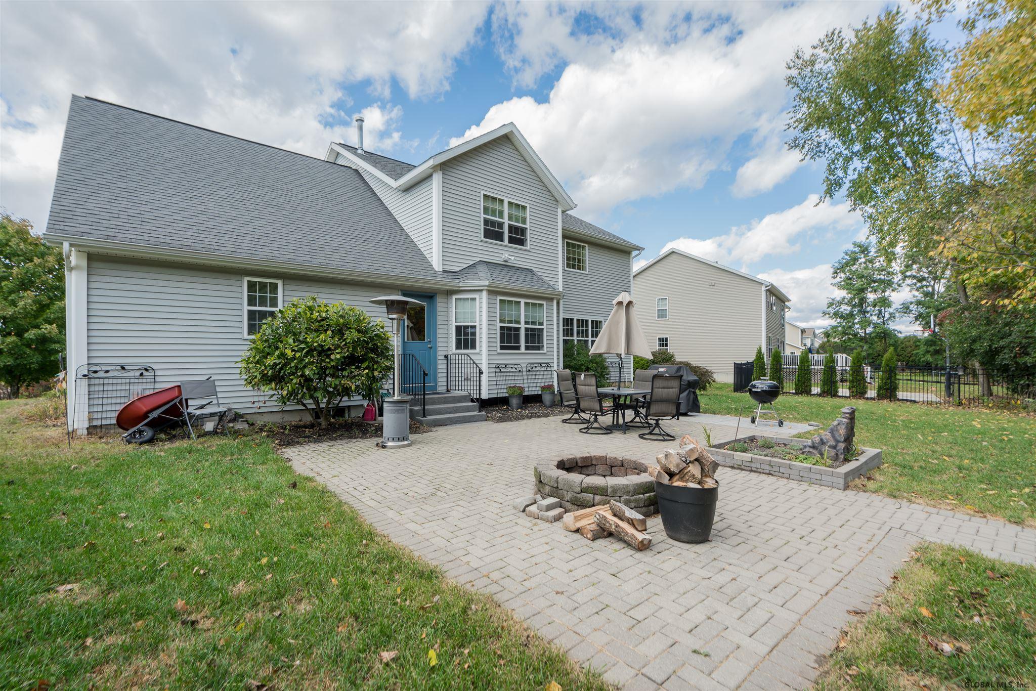 4 CENTURY DR, Ballston Spa, NY 12020