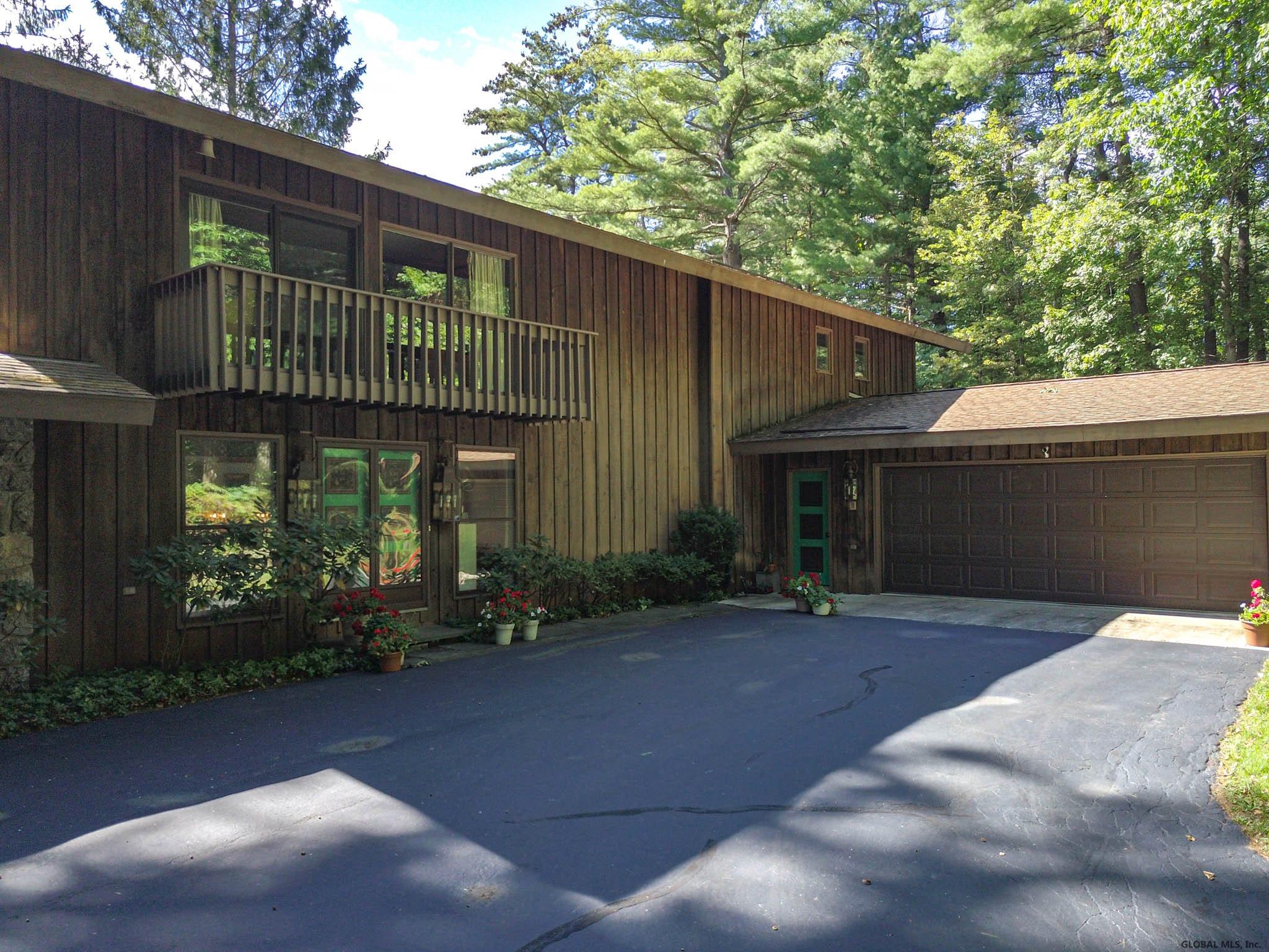 27 Devonshire Dr, Slingerlands, NY Property Listing from DaviesDavies