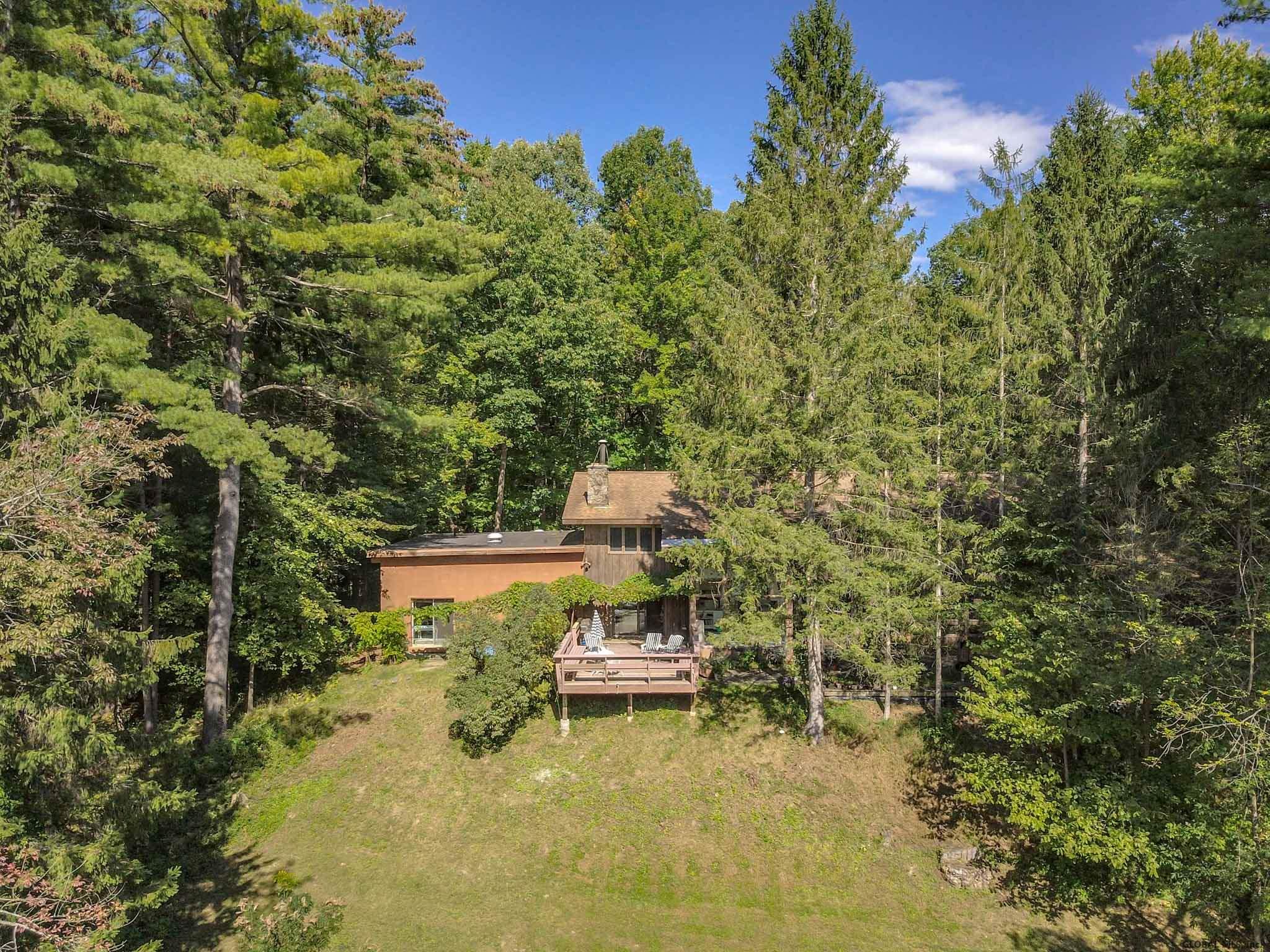 27 Devonshire Dr, Slingerlands, NY Property Listing from DaviesDavies