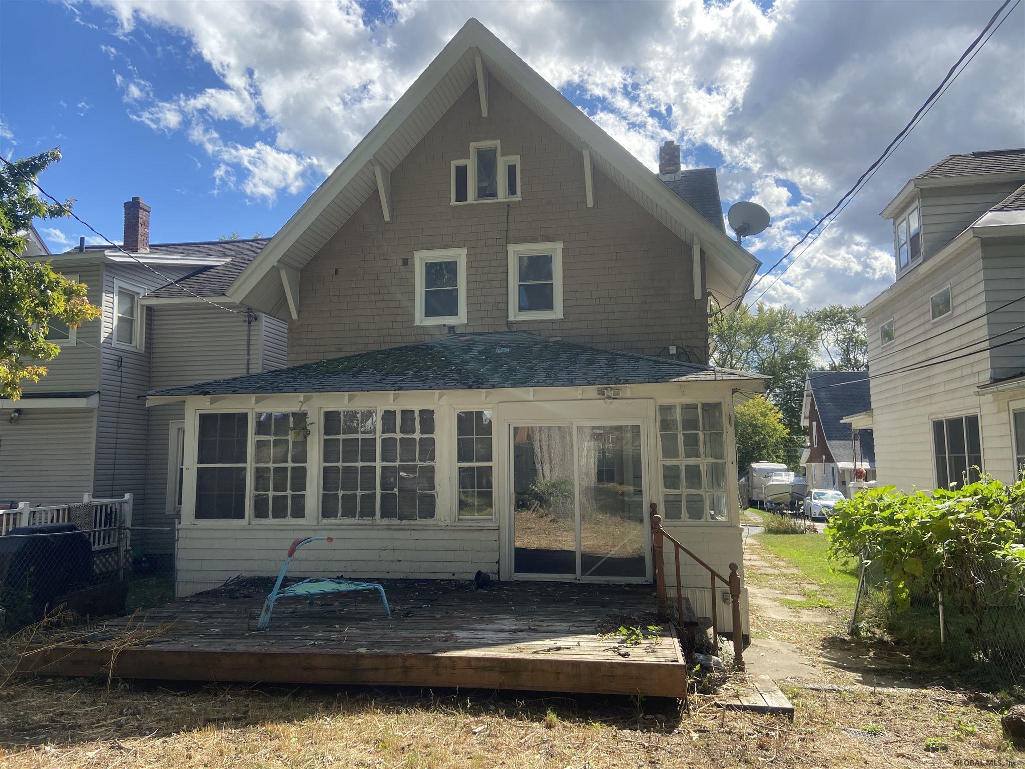 1075 Lakeview Av, Schenectady, NY Property Listing from DaviesDavies