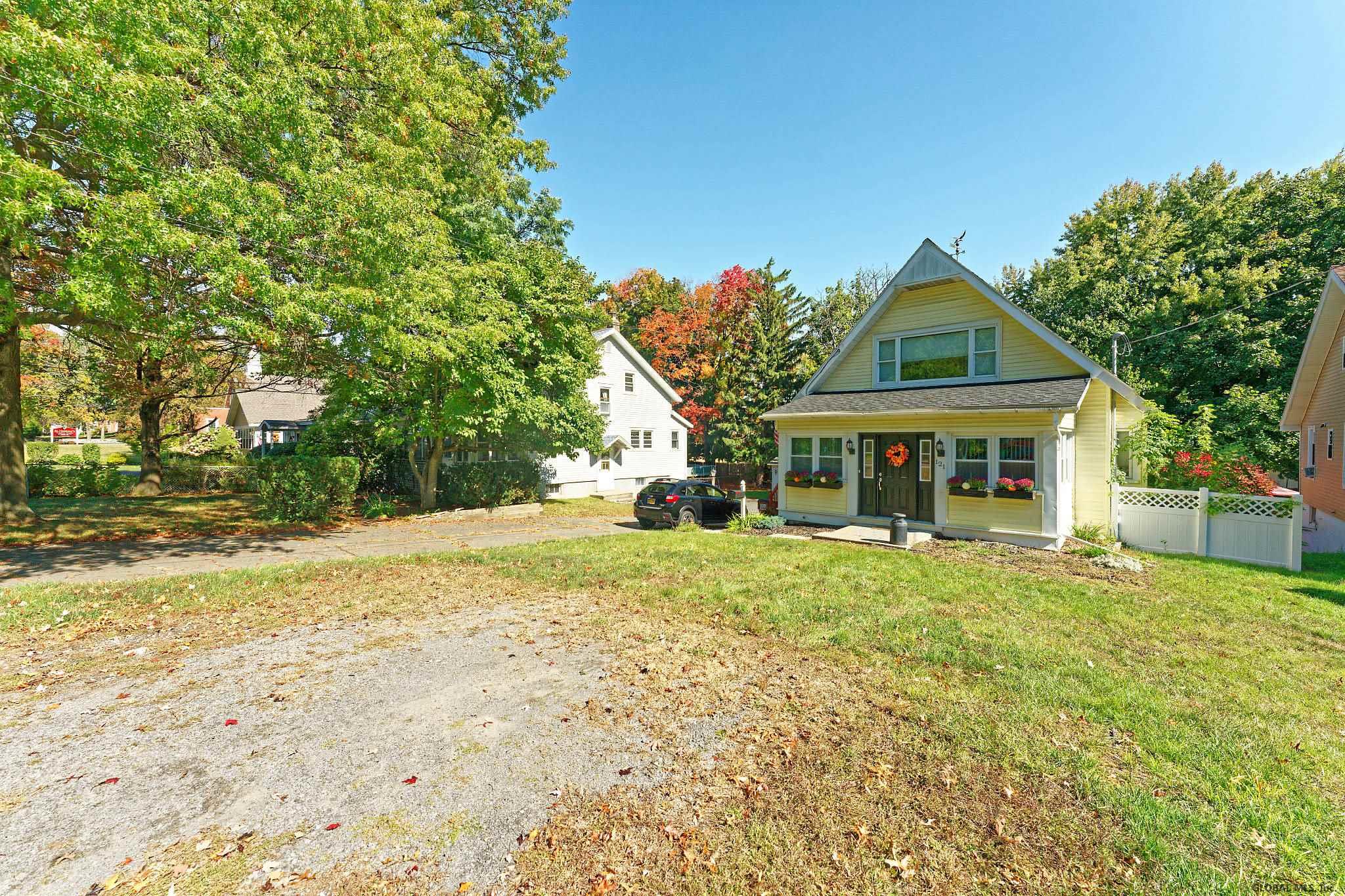121 Old Loudon Rd, Latham, NY Property Listing from DaviesDavies