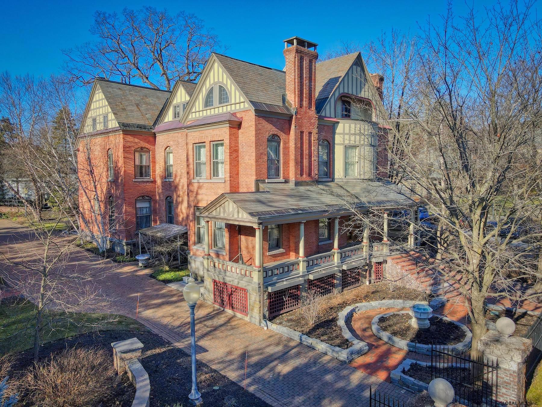 605 North Broadway, Saratoga Springs, NY Property Listing from Davies