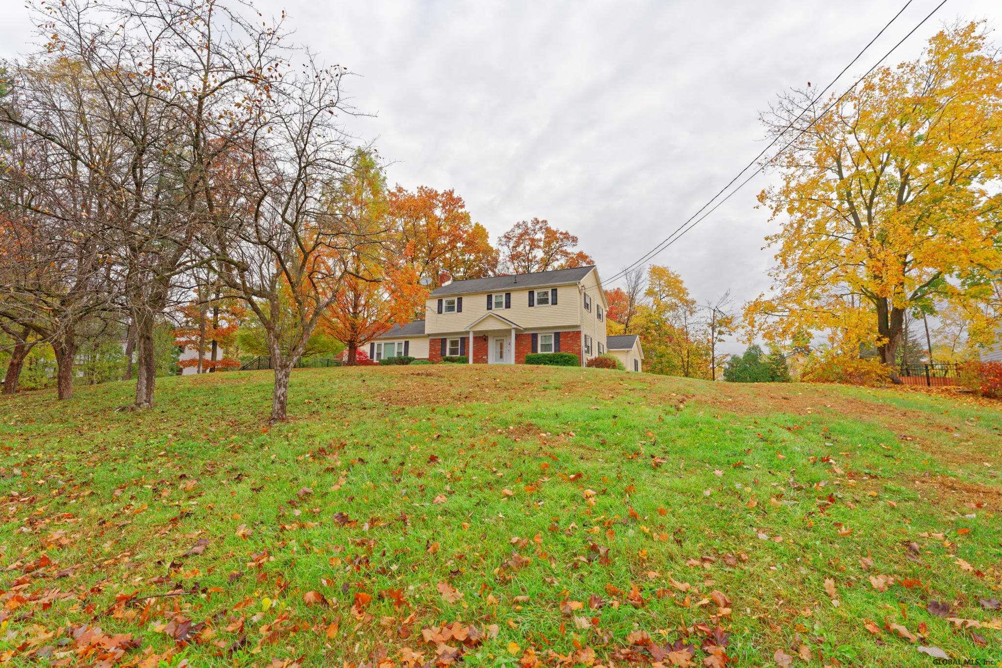 2 Northeast La, Ballston Lake, NY Property Listing from DaviesDavies