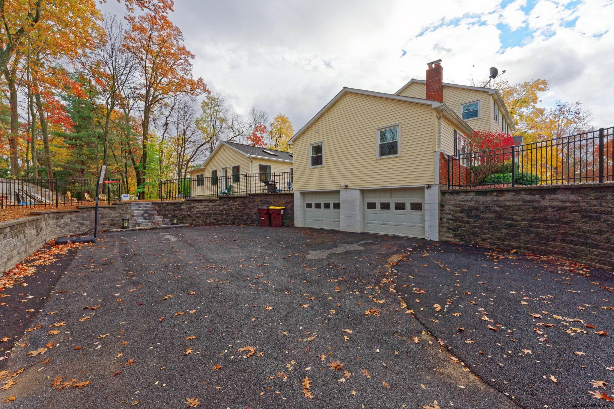 2 Northeast La, Ballston Lake, NY Property Listing from DaviesDavies