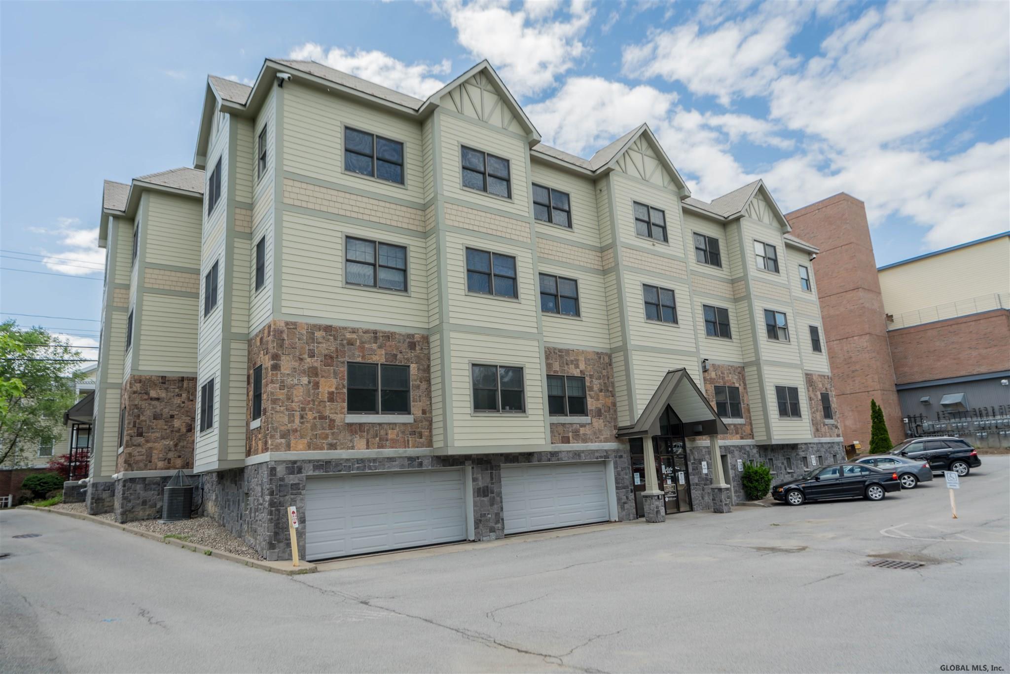 120 WEST AV, Saratoga Springs, NY 12866