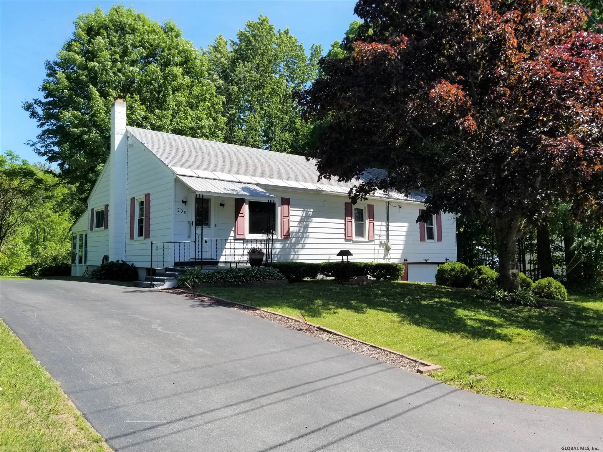 296 Lakeview Rd, Broadalbin, NY Property Listing from DaviesDavies