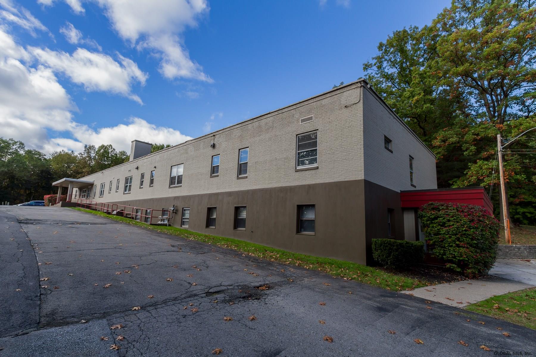 61 ROWLAND ST, Ballston Spa, NY 12020