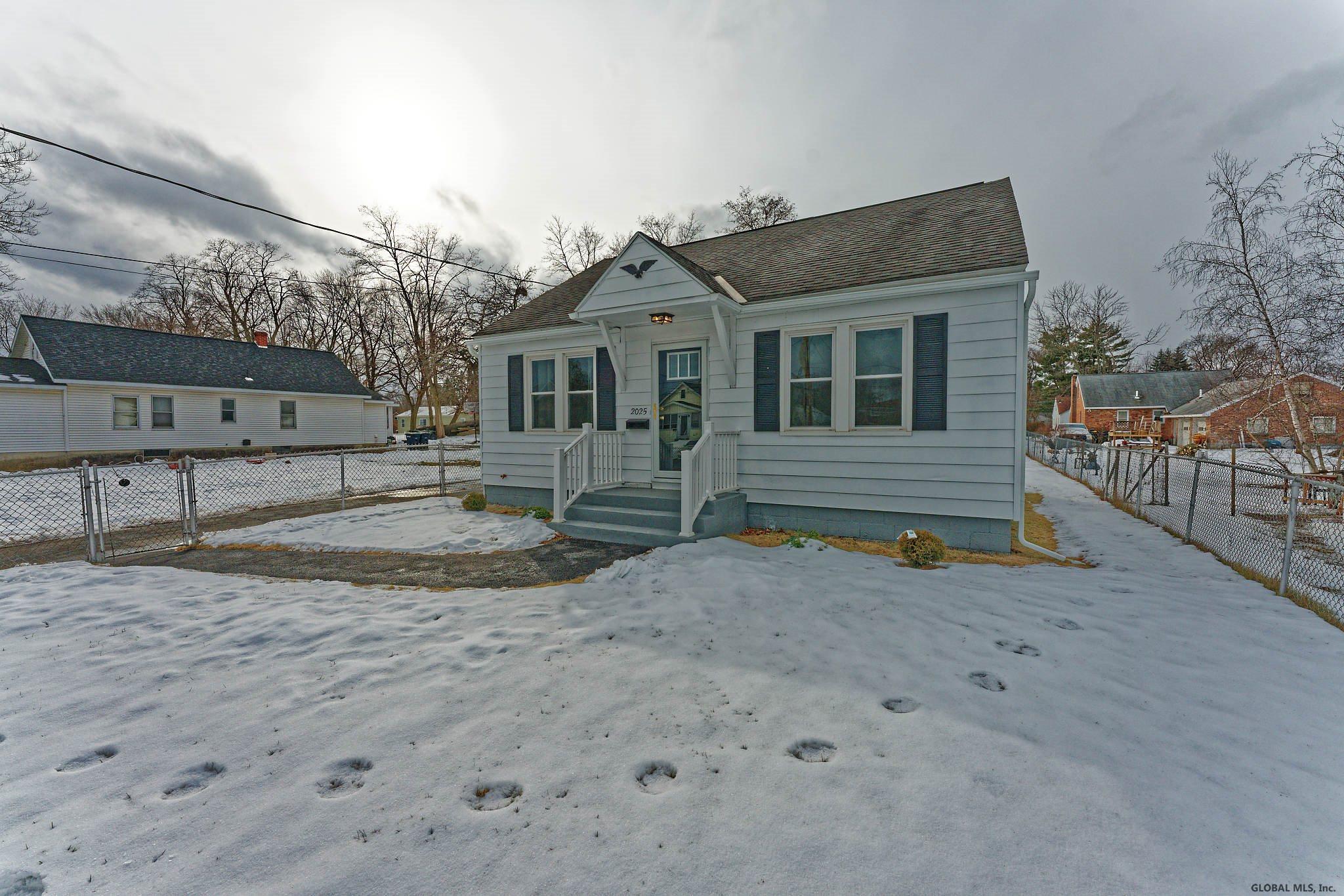 2025 Greenpoint Av, Rotterdam, NY Property Listing from DaviesDavies