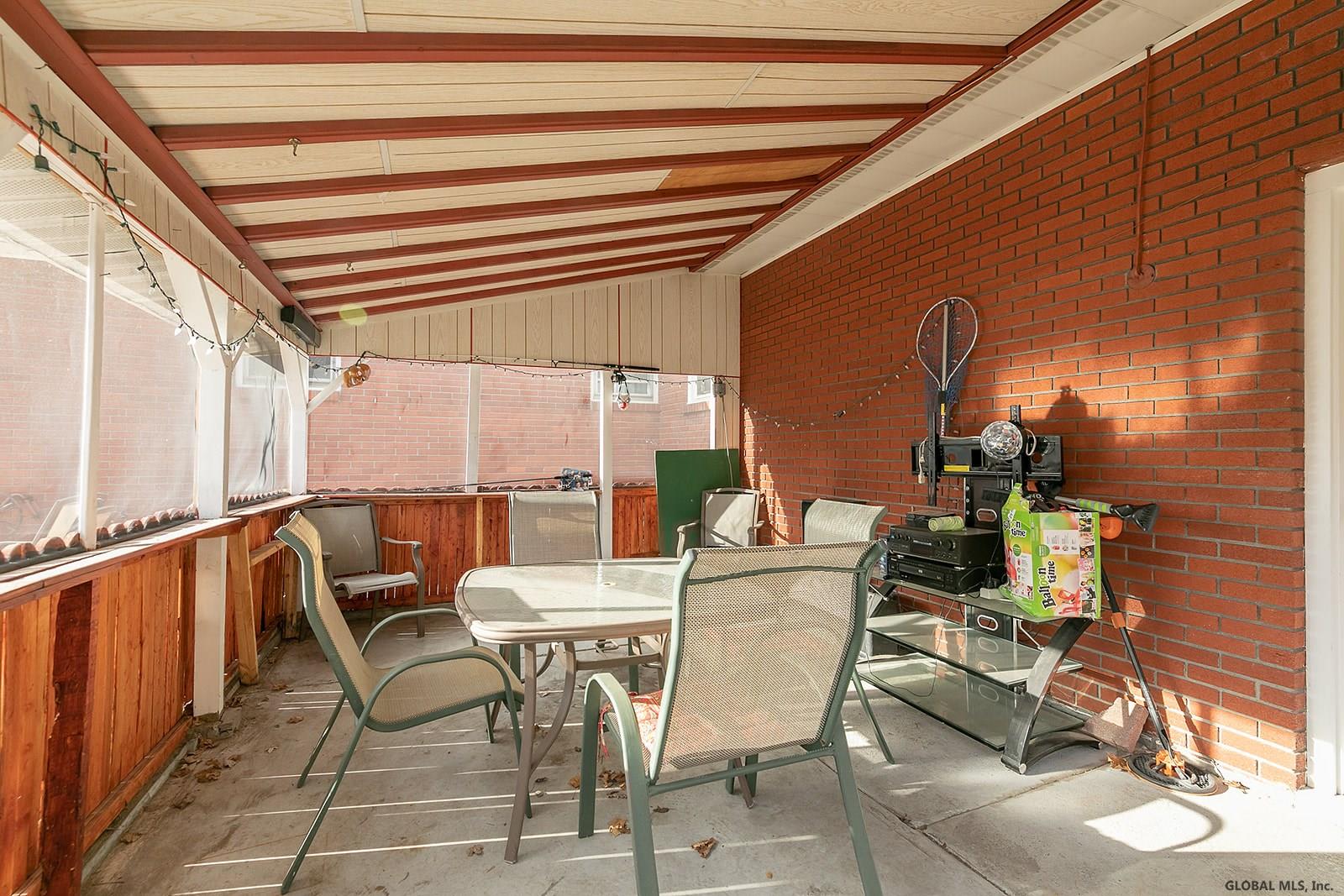 250a Sand Creek Rd, Colonie, NY Property Listing from DaviesDavies