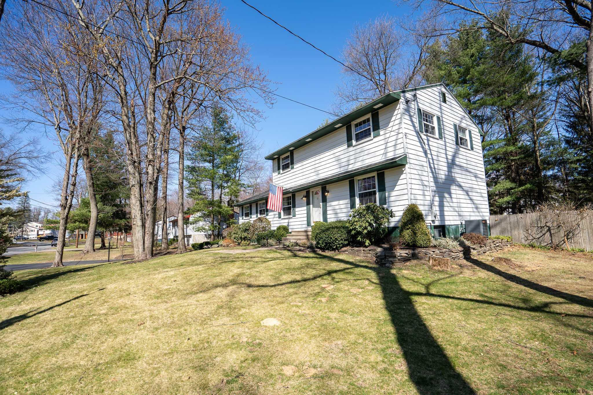 15 Bayberry Dr, Clifton Park, NY Property Listing from DaviesDavies