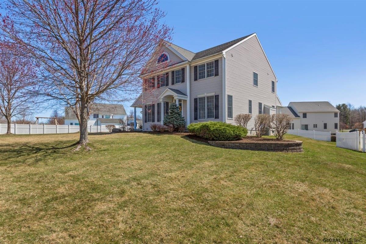 41 Dutch Meadows Dr, Cohoes, NY Property Listing from DaviesDavies