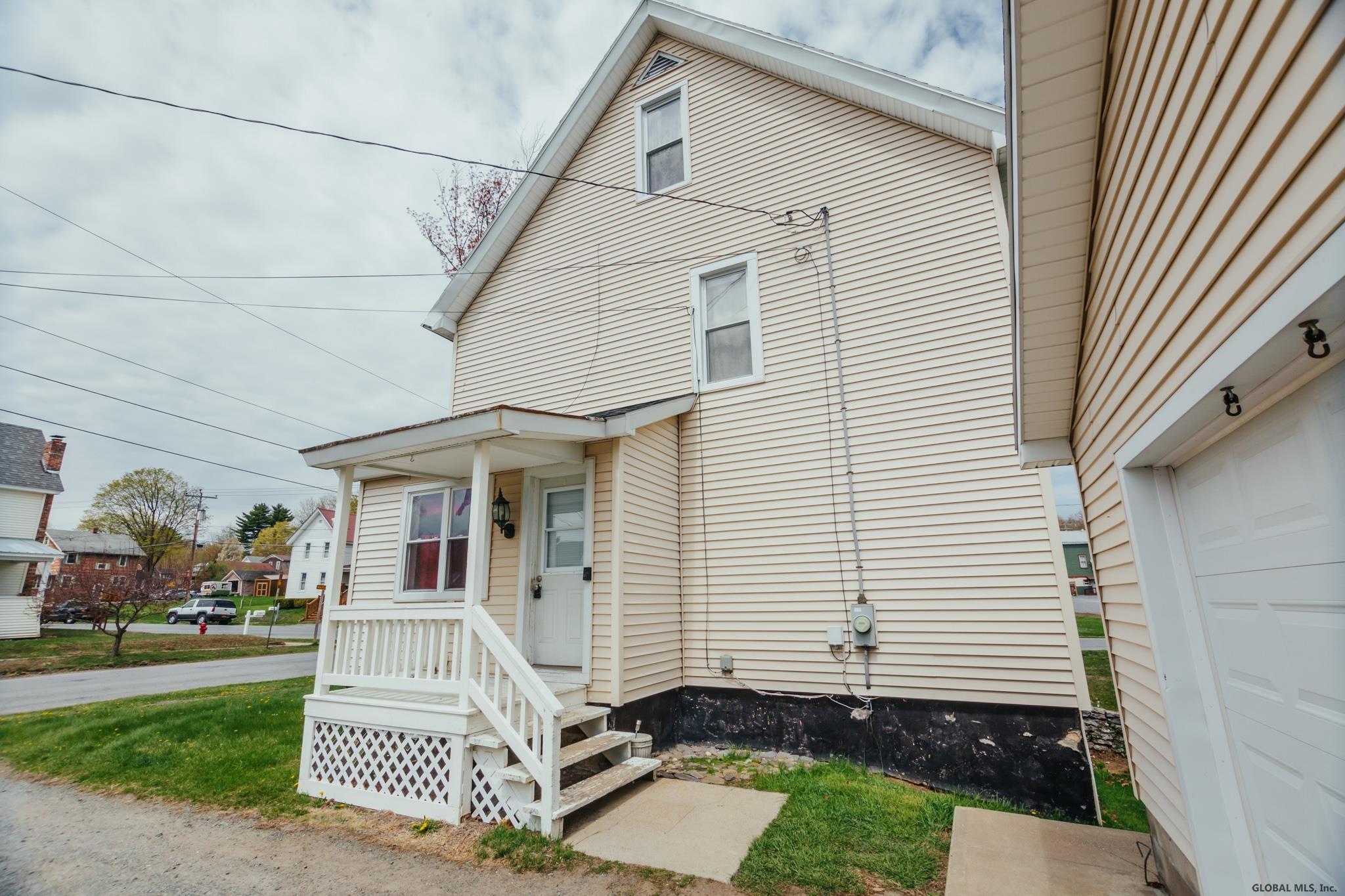 1 Second Av, Mayfield, NY 12117