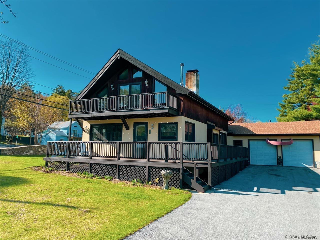 4618 Lake Shore Dr, Diamond Point, NY Property Listing from DaviesDavies