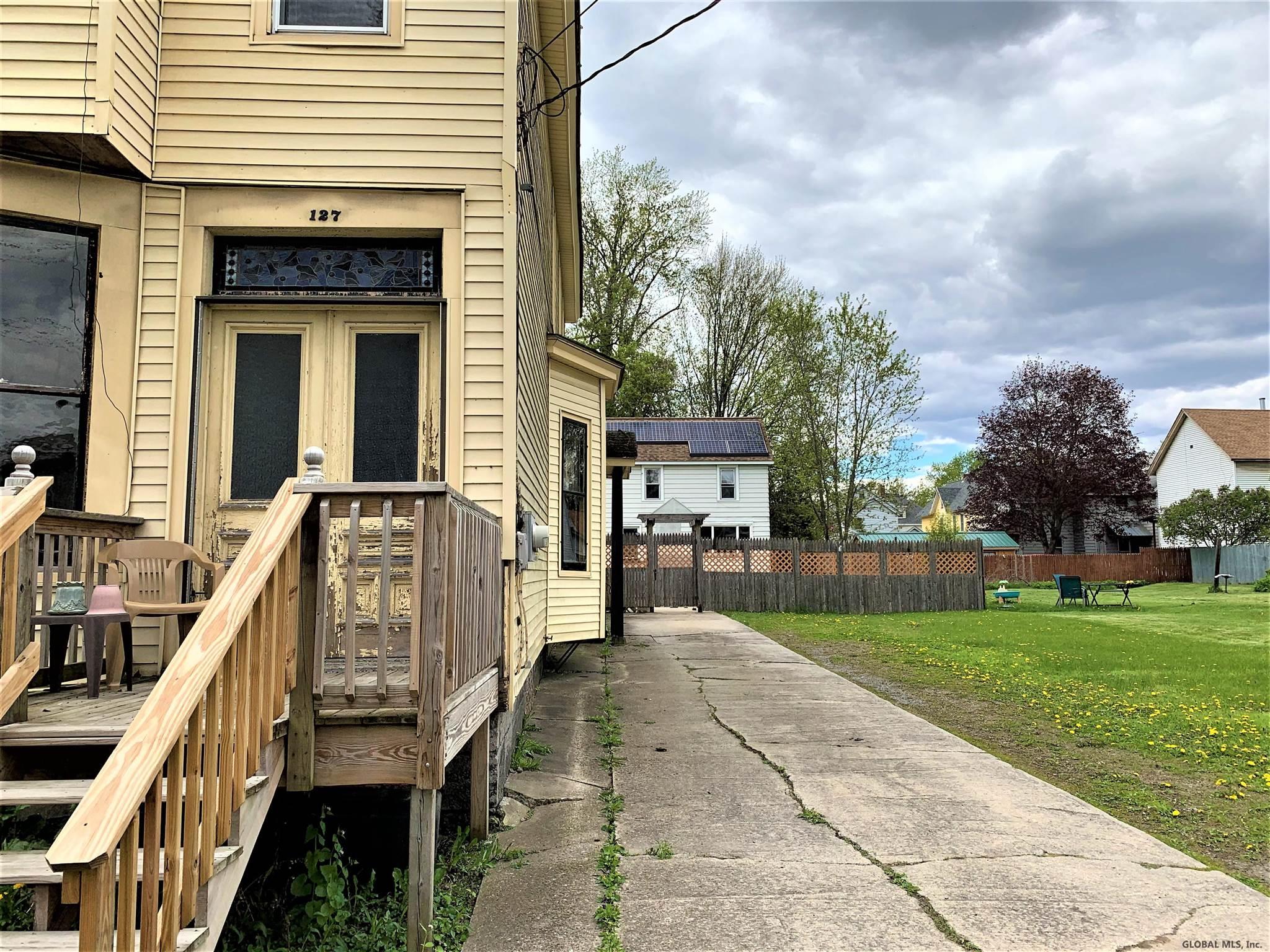 127 North Perry St, Johnstown, NY 12095