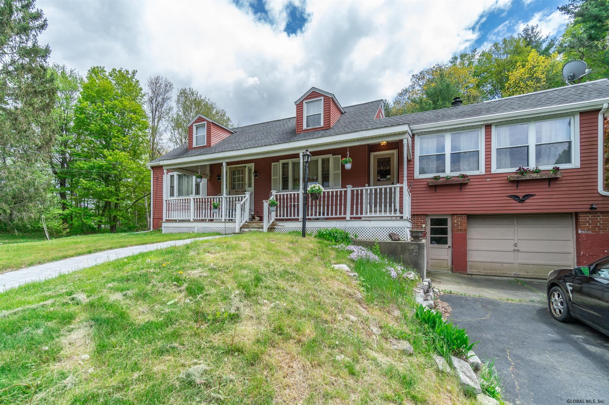 8 Simmons Rd, Wynantskill, NY Property Listing from DaviesDavies