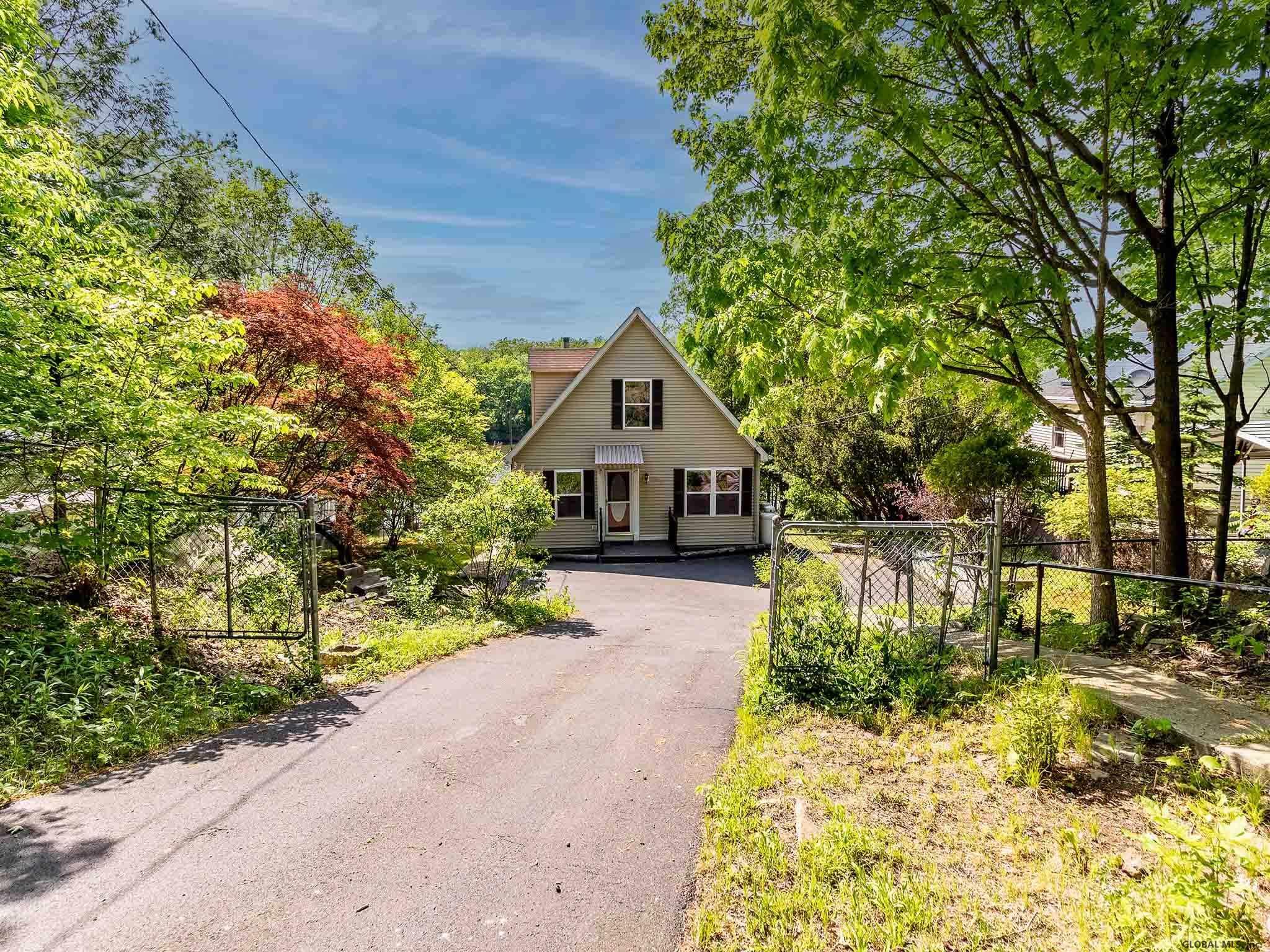 29 Island View Rd, Cohoes, NY Property Listing from DaviesDavies