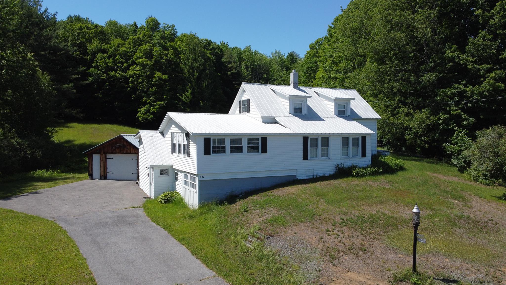 607 County Highway 123, Mayfield, NY 12117