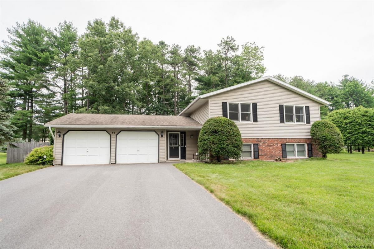 11 WINGS FALLS CT, Queensbury, NY 12804