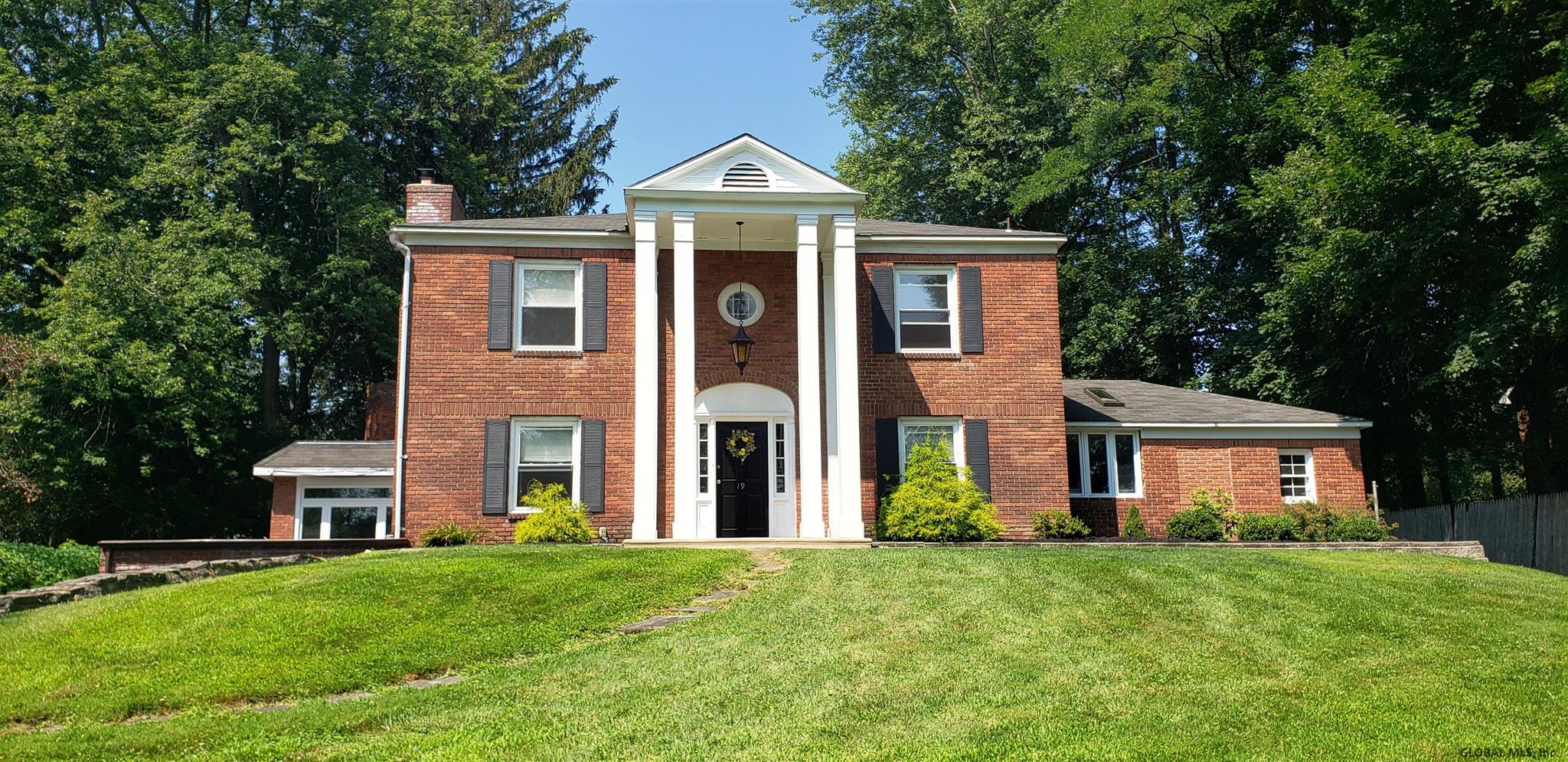 19 Loudon Pkwy, Loudonville, NY Property Listing from DaviesDavies