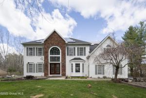 147 Hasgate Drive, Glenmont, NY 12054