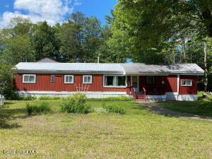 27 Warren Lane Queensbury, NY 12804