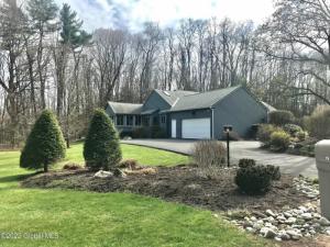 19 Orchard Drive, Queensbury, NY 12804