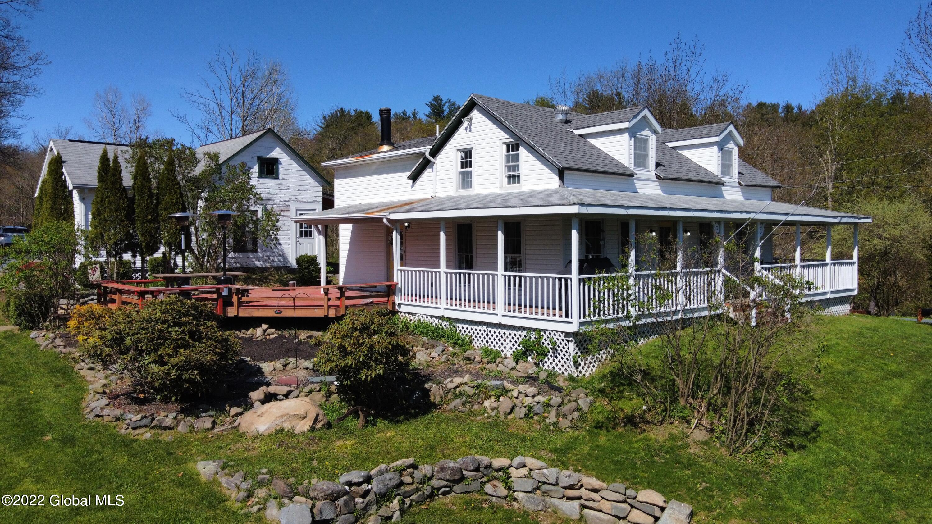 Queensbury Ny Homes For Sale 37 - 8x71i3c