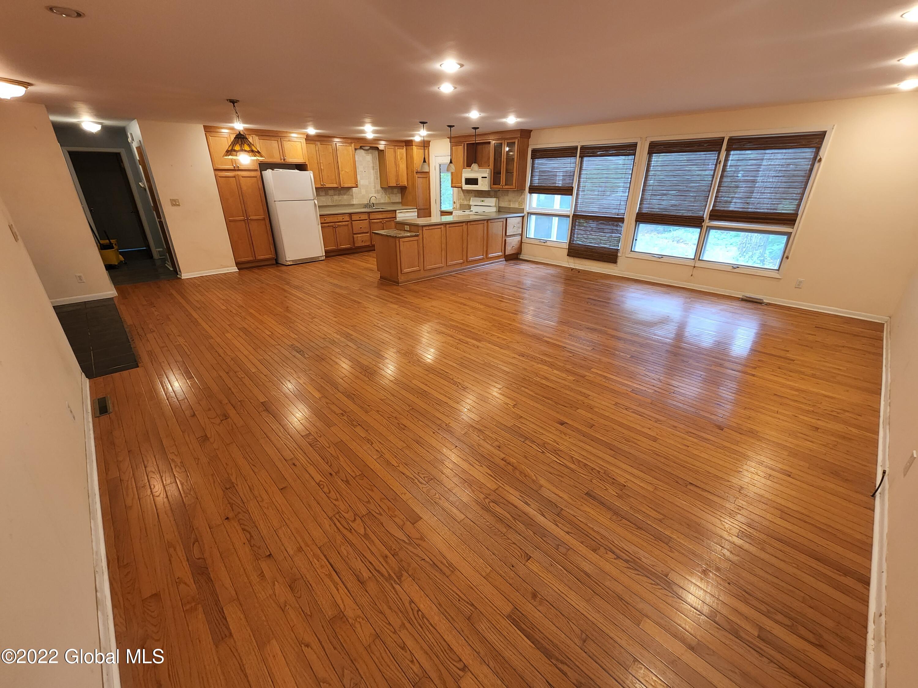 117 Mohawk Drive in Guilderland, NY Listed For 339,900.00 by Benjamin