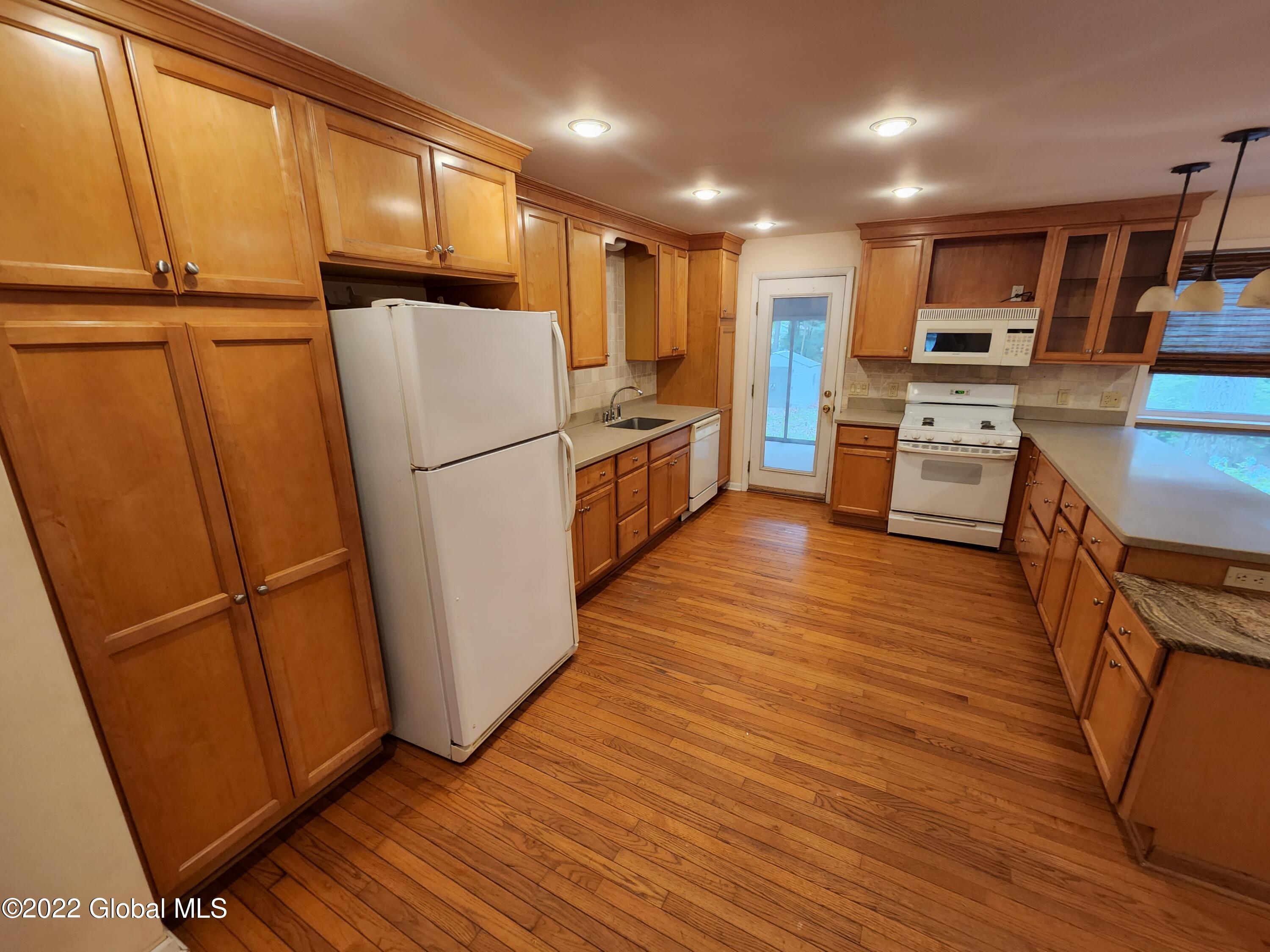 117 Mohawk Drive in Guilderland, NY Listed For 339,900.00 by Benjamin