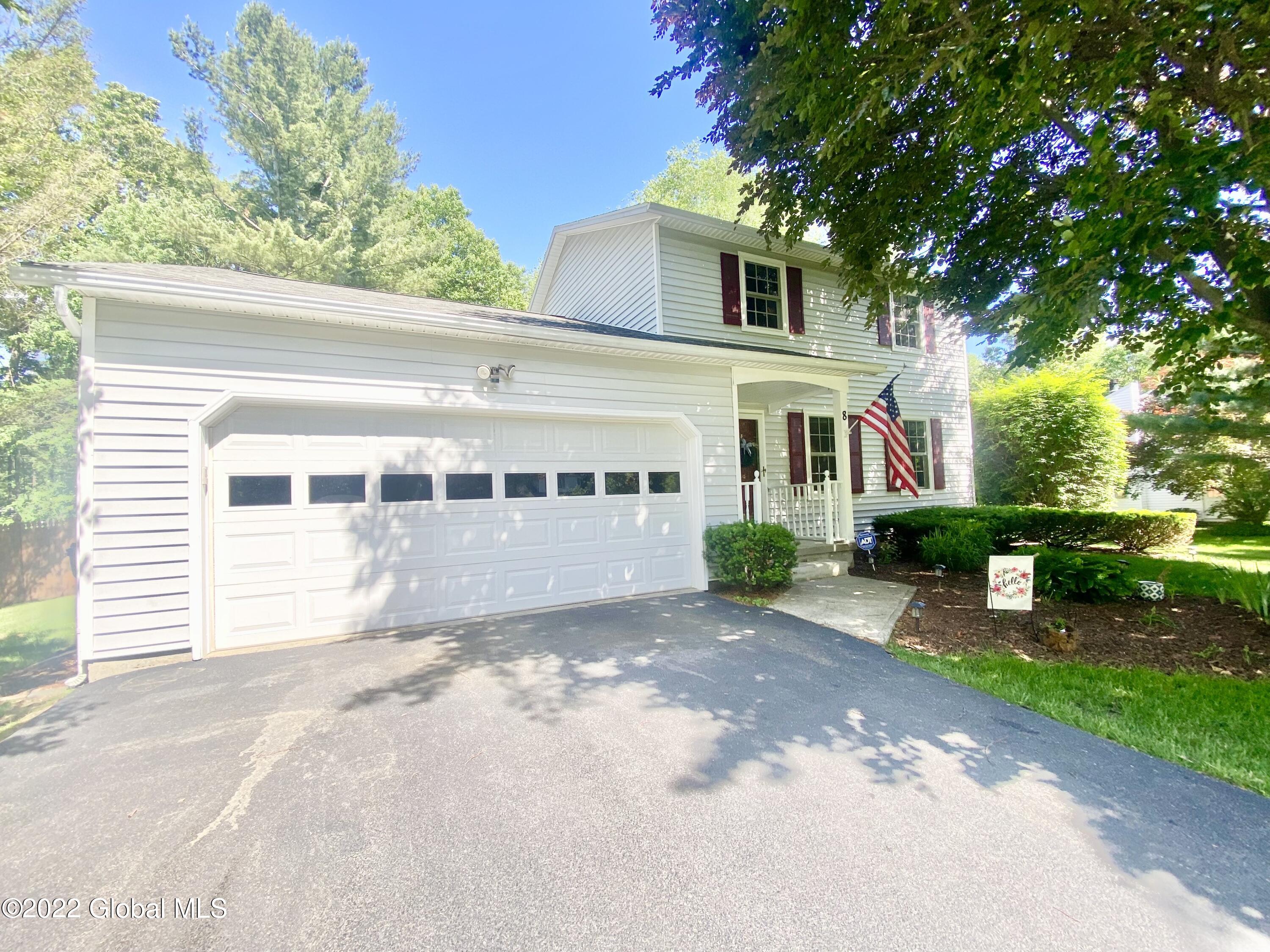 8 Maryanne Drive, Clifton Park, NY Property Listing from DaviesDavies