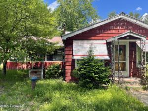 5471 State Route 8 Chestertown, NY 12817